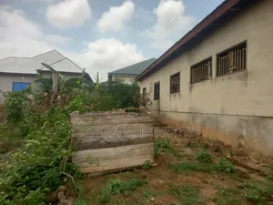 9bdrm House in Bokankyi, Near, Kumasi Metropolitan for sale