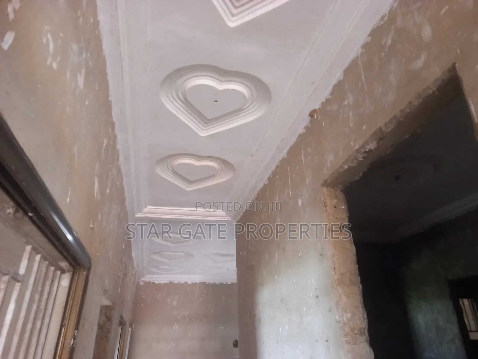 9bdrm House in Bokankyi, Near, Kumasi Metropolitan for sale