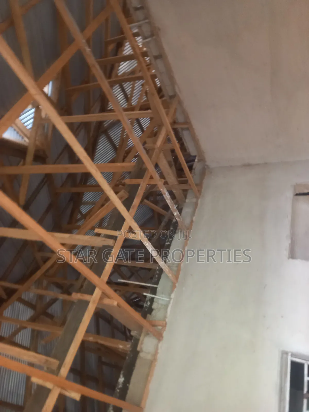 9bdrm House in Bokankyi, Near, Kumasi Metropolitan for sale