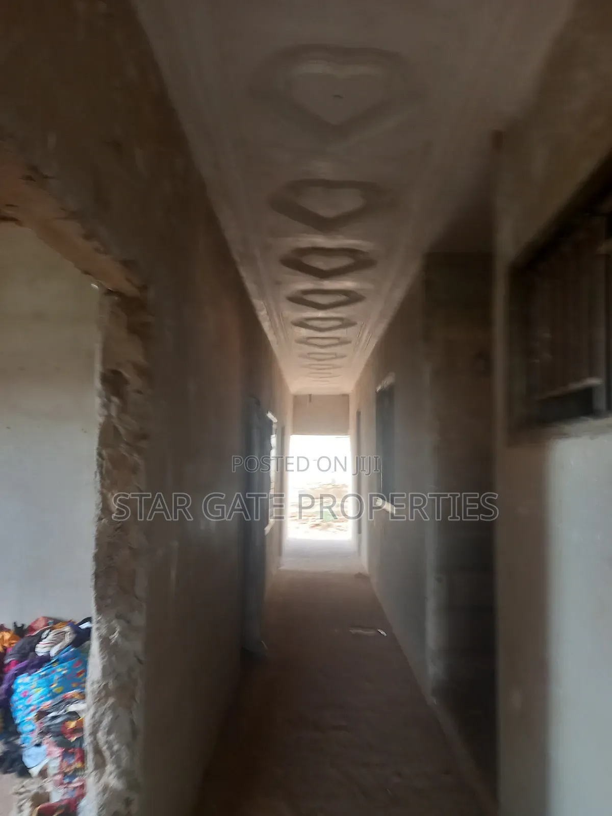 9bdrm House in Bokankyi, Near, Kumasi Metropolitan for sale
