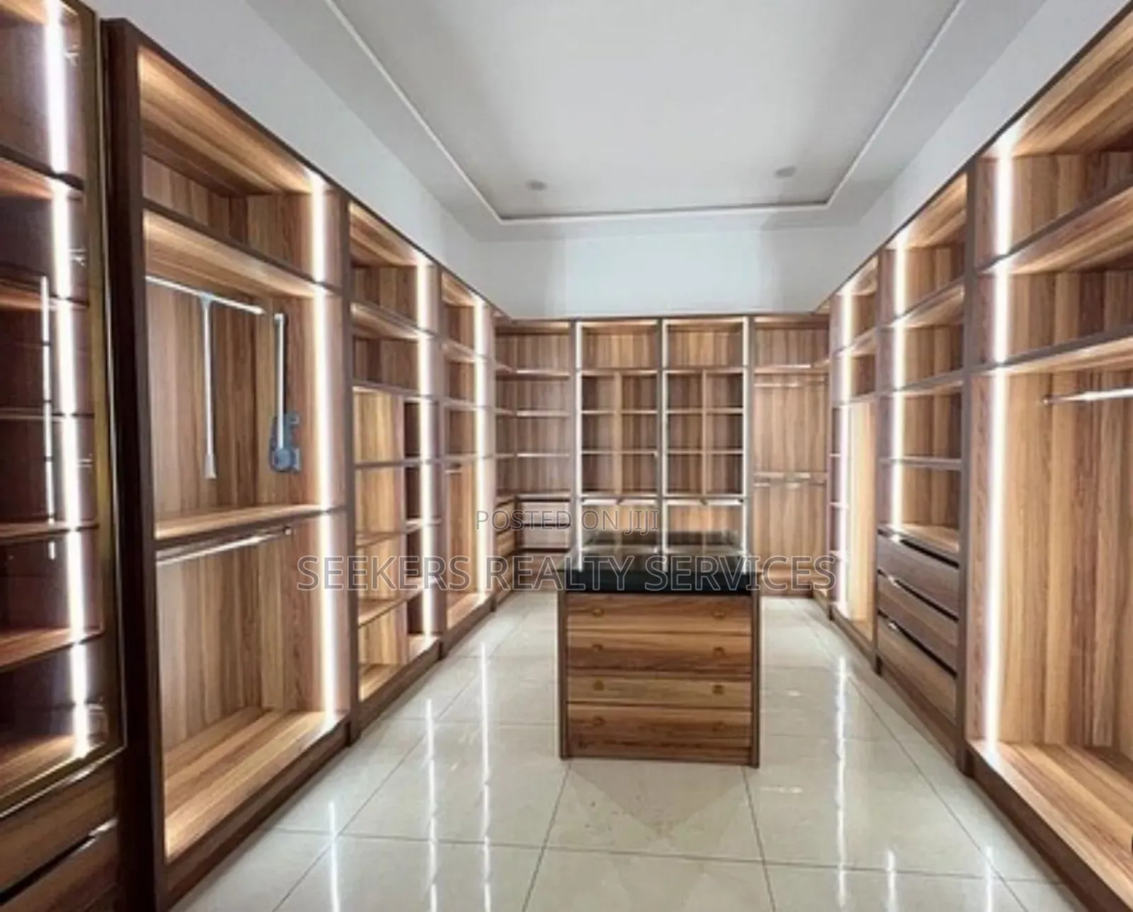 5bdrm House in Seekers Realty, Accra Metropolitan for sale