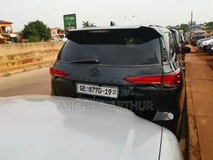 Toyota Fortuner 2018 Black
