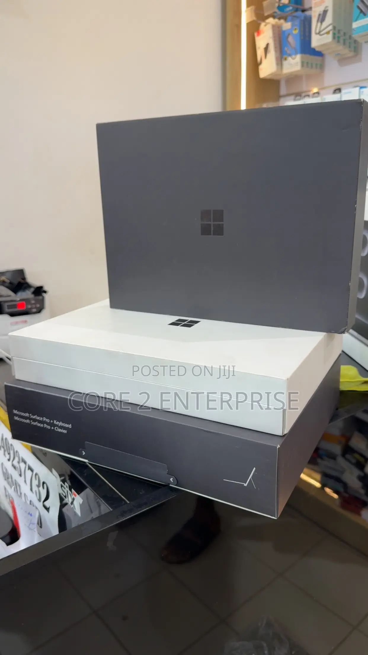 New Microsoft Surface Pro 11th Edition, a Copilot+ PC 16GB SSD 512GB