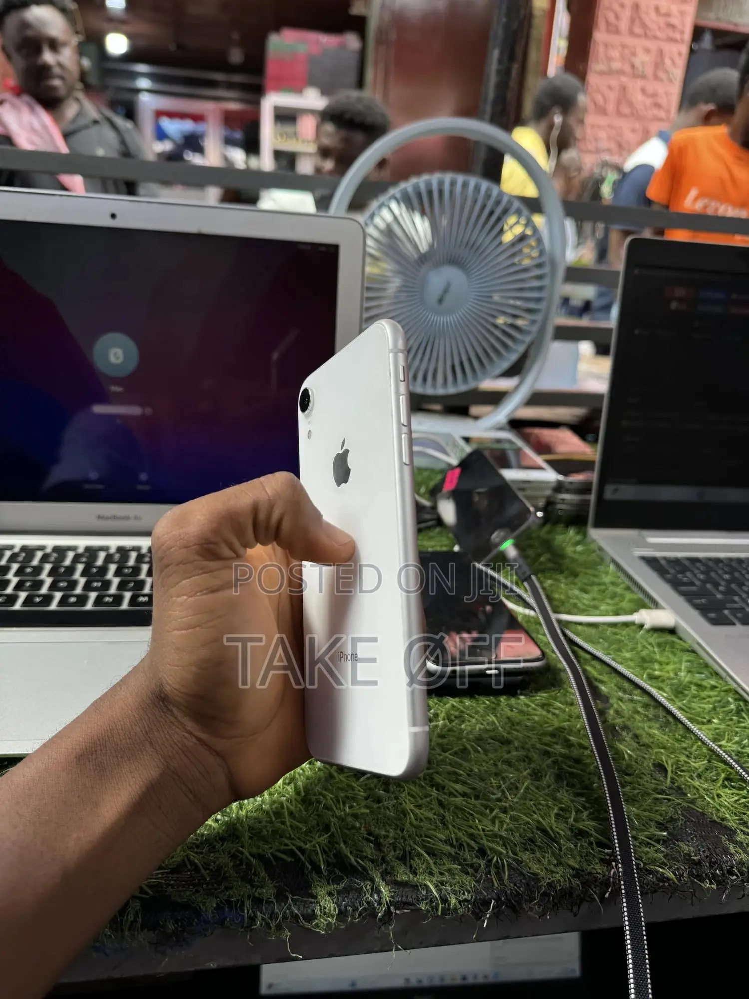 New Apple iPhone XR 64 GB White
