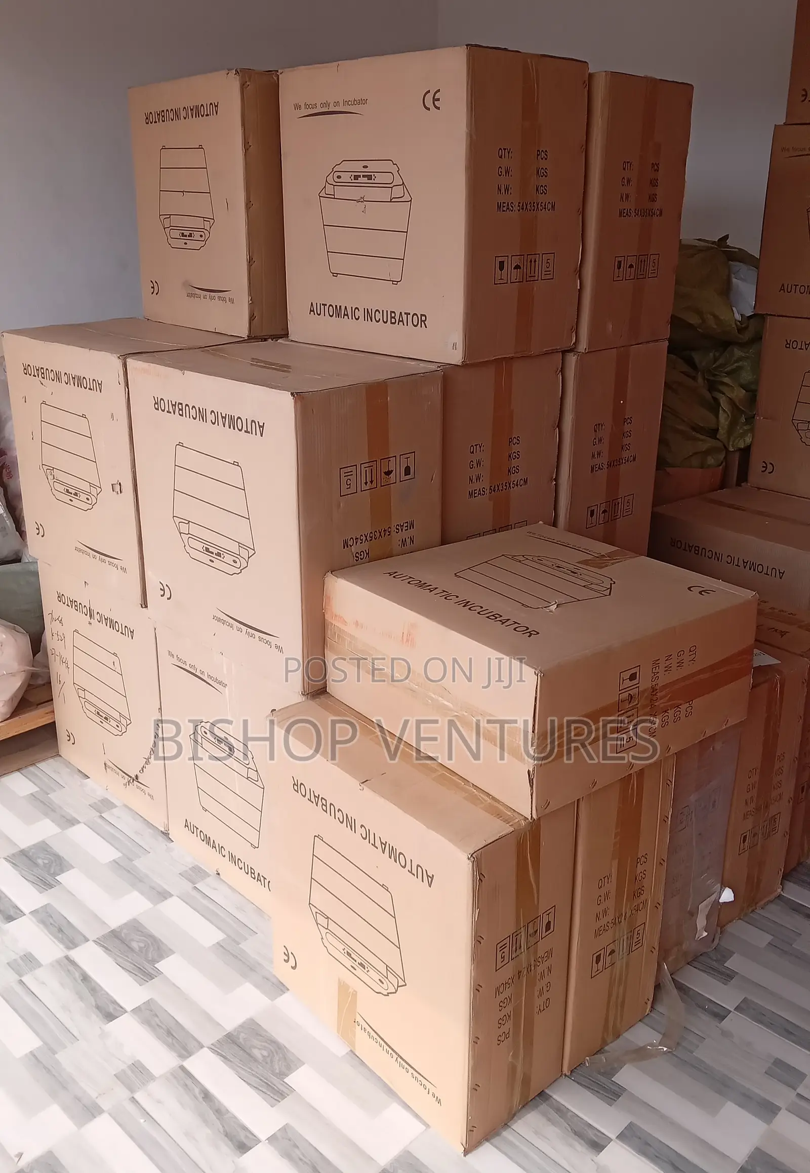 210 Eggs Capacity Incubator