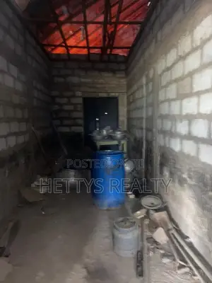 5bdrm House in Pokuase for sale