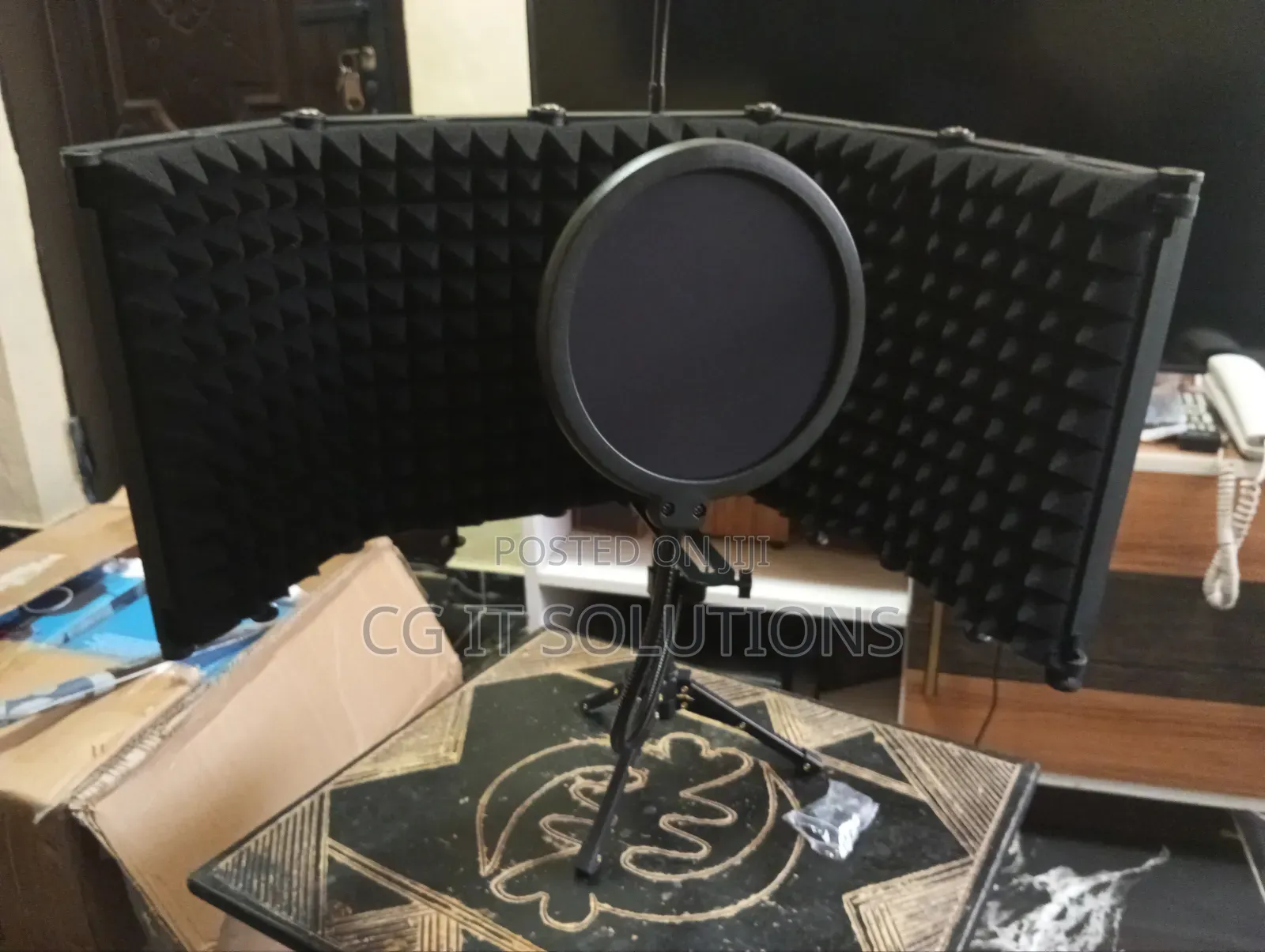 Studio Microphone Isolation Shield