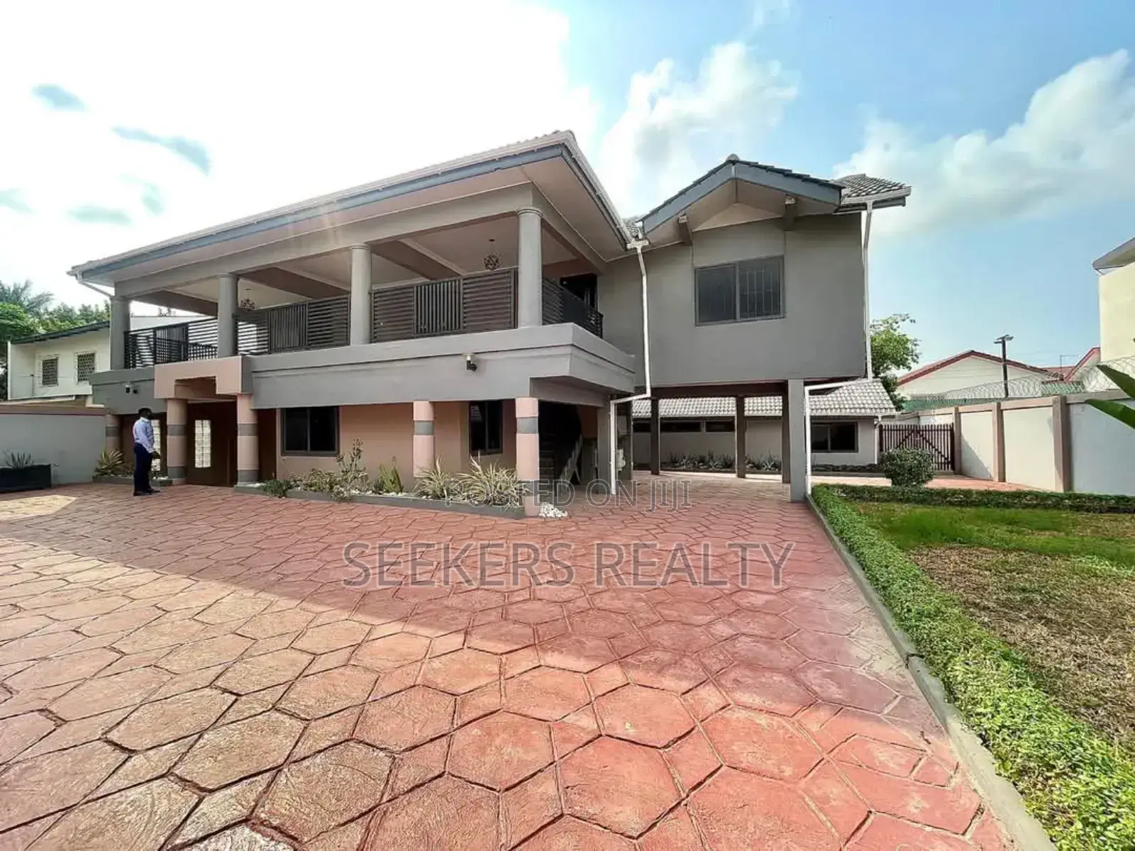 5bdrm House in Seekers Realty, Labone for rent