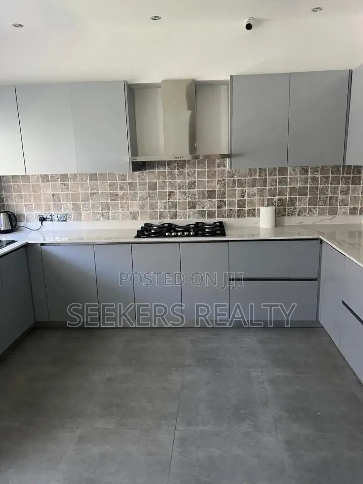 Furnished 4bdrm Townhouse / Terrace in Seekers Realty, Cantonments