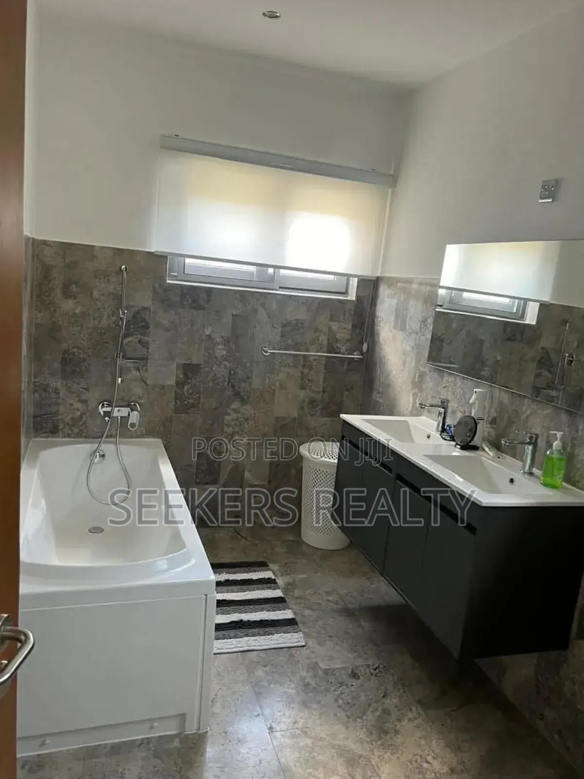 Furnished 4bdrm Townhouse / Terrace in Seekers Realty, Cantonments