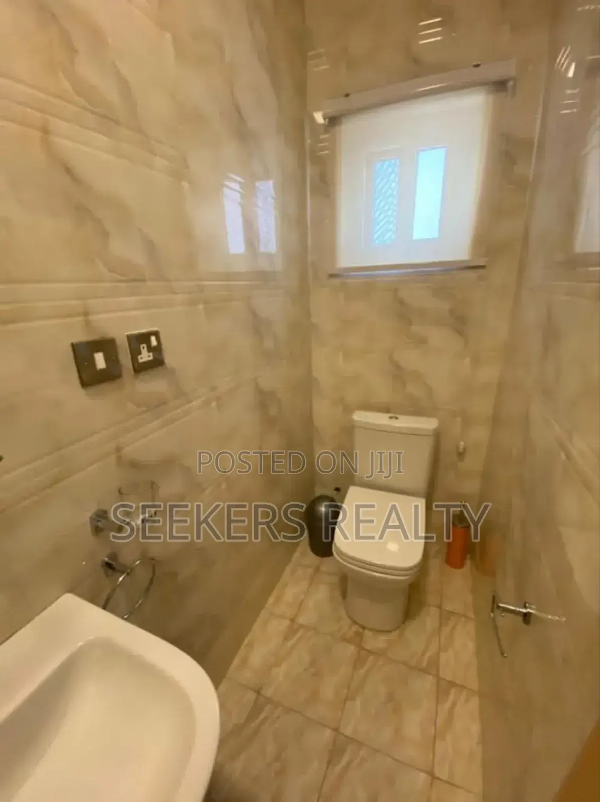 Furnished 4bdrm Townhouse / Terrace in Seekers Realty, Cantonments