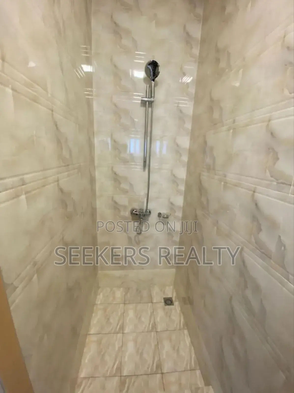 Furnished 4bdrm Townhouse / Terrace in Seekers Realty, Cantonments