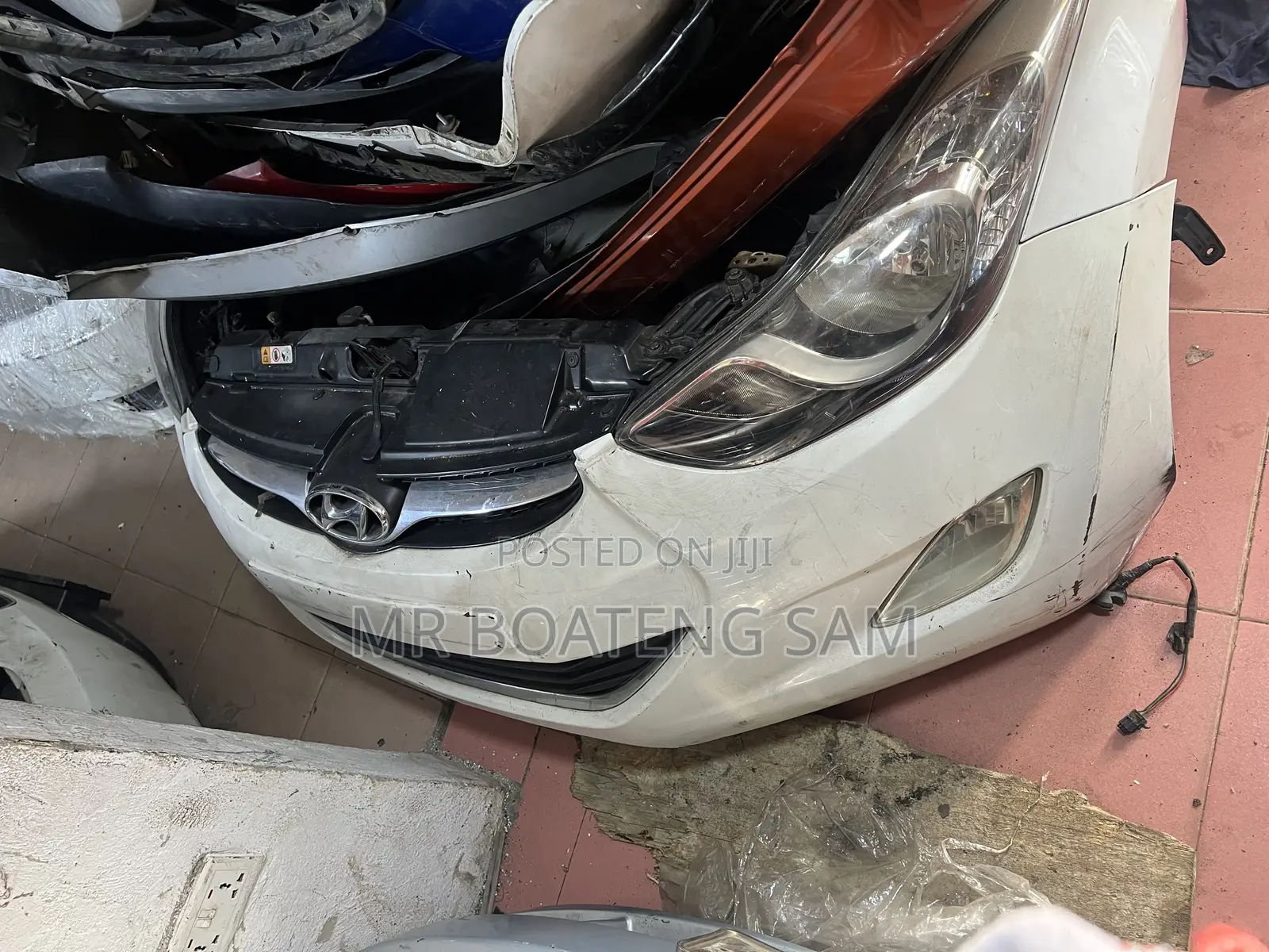 Hyundai Elantra 2012 Frontcut