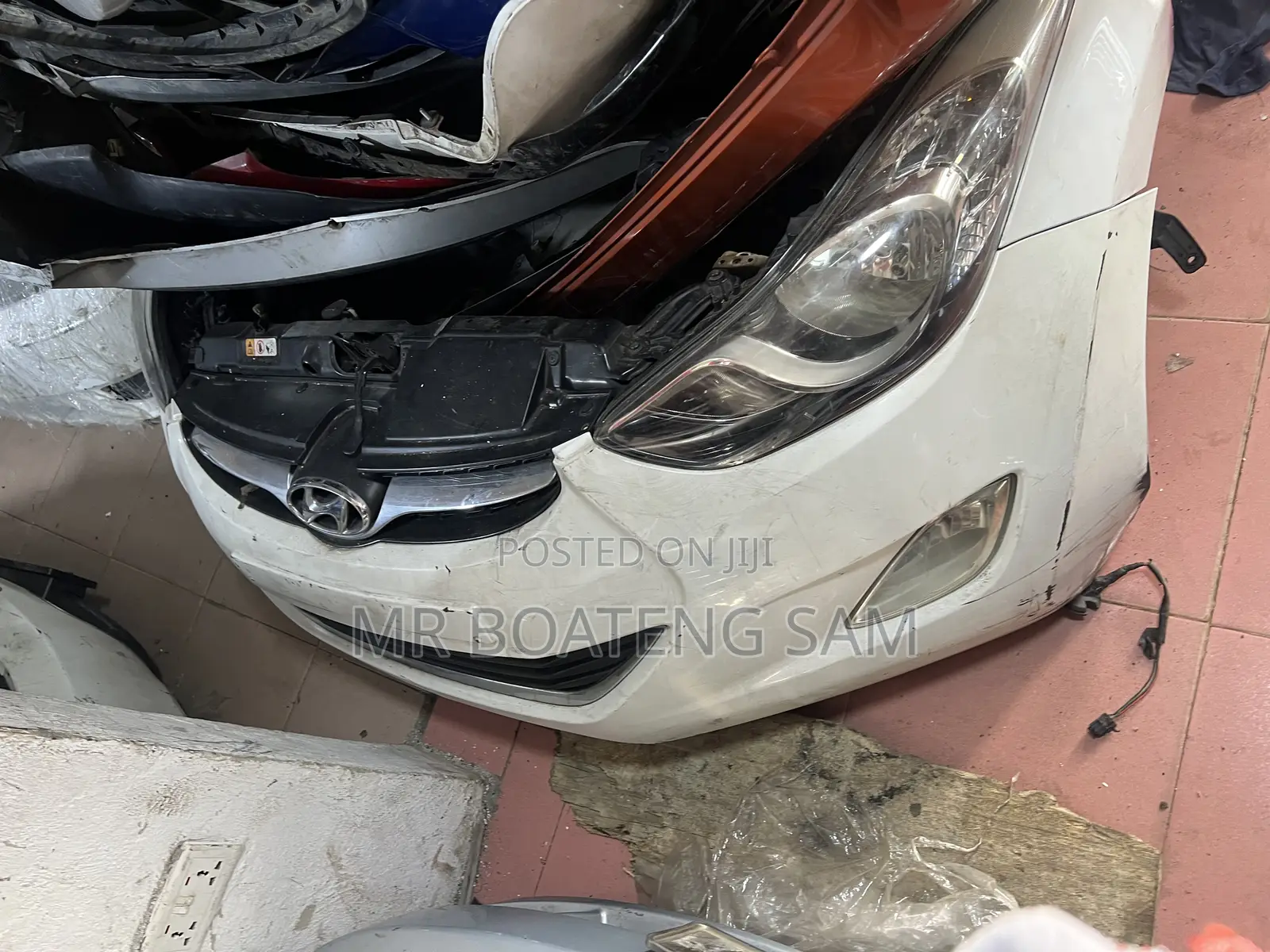 Hyundai Elantra 2012 Frontcut