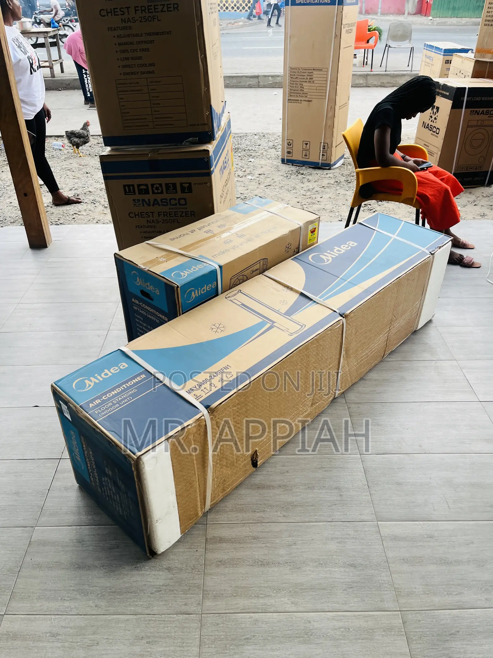 Choose Unique Midea 2.5hp Floor Standing Air Conditioner.