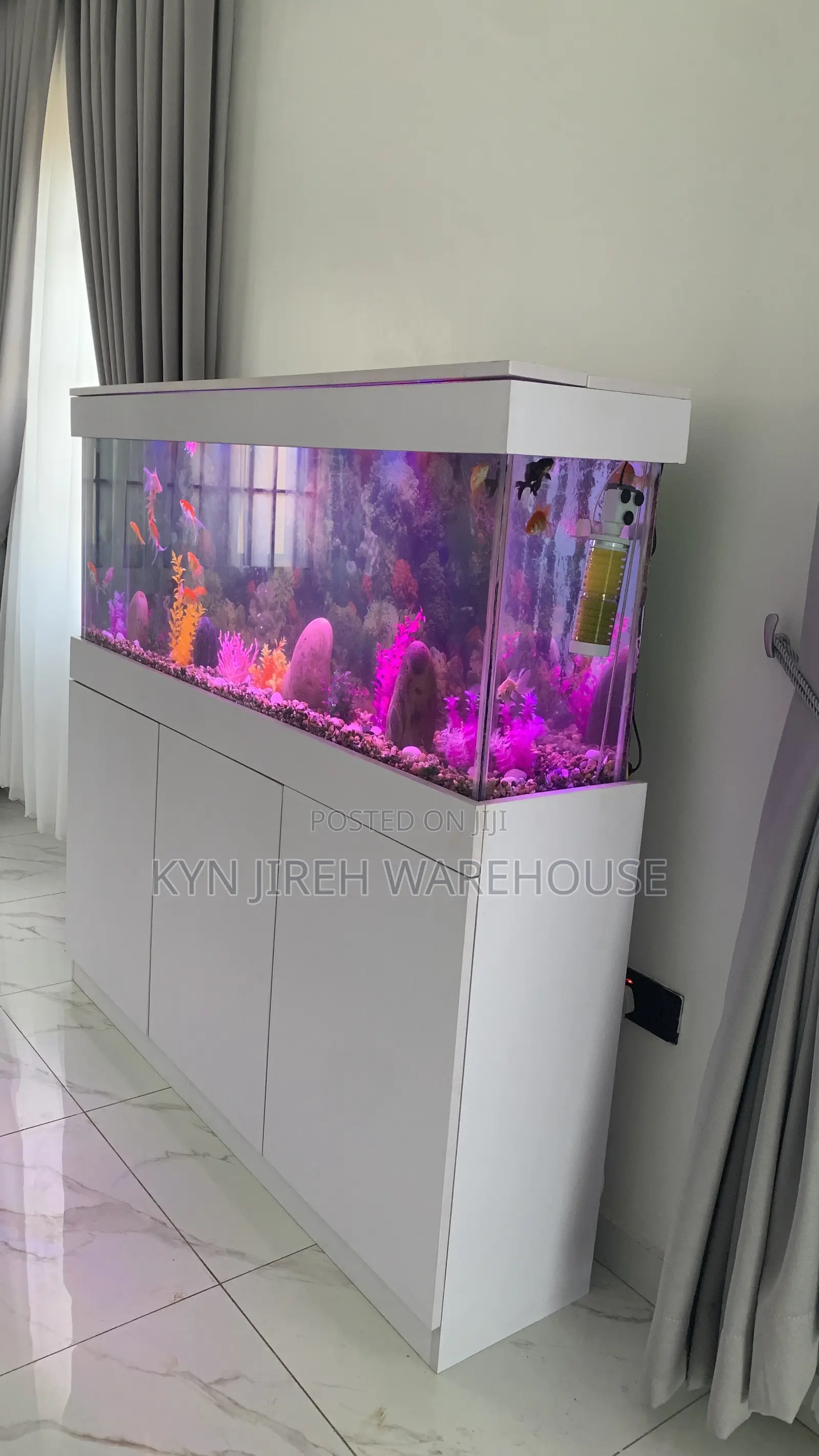 White House Aquarium With Fishes