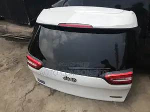 Jeep Cherokee 2015 - 2016 Boot / Trunk Door/ Tailgate