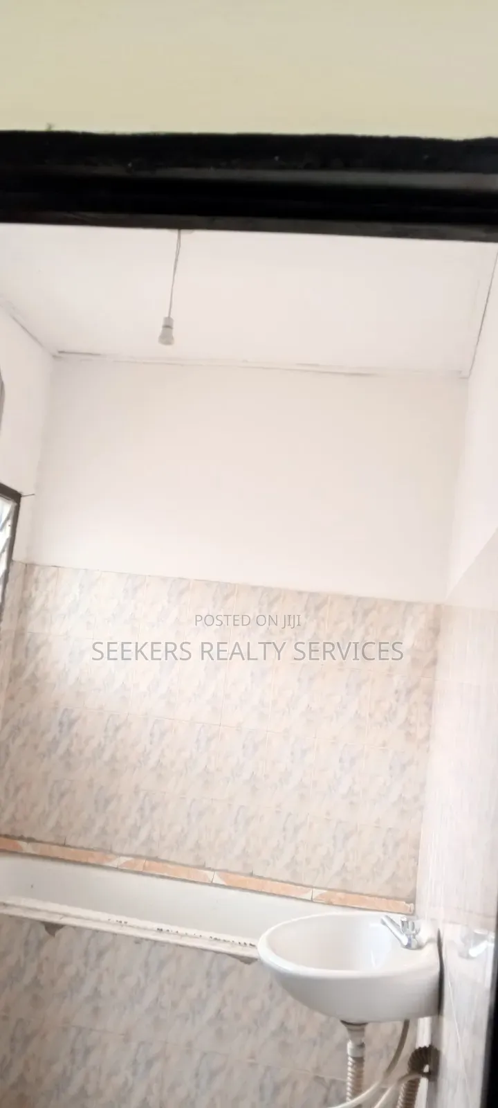 6 Bedrooms on a 2 Plots of Land for Sale at Adenta