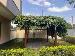 3bdrm Townhouse/Terrace in Oyarifa for sale