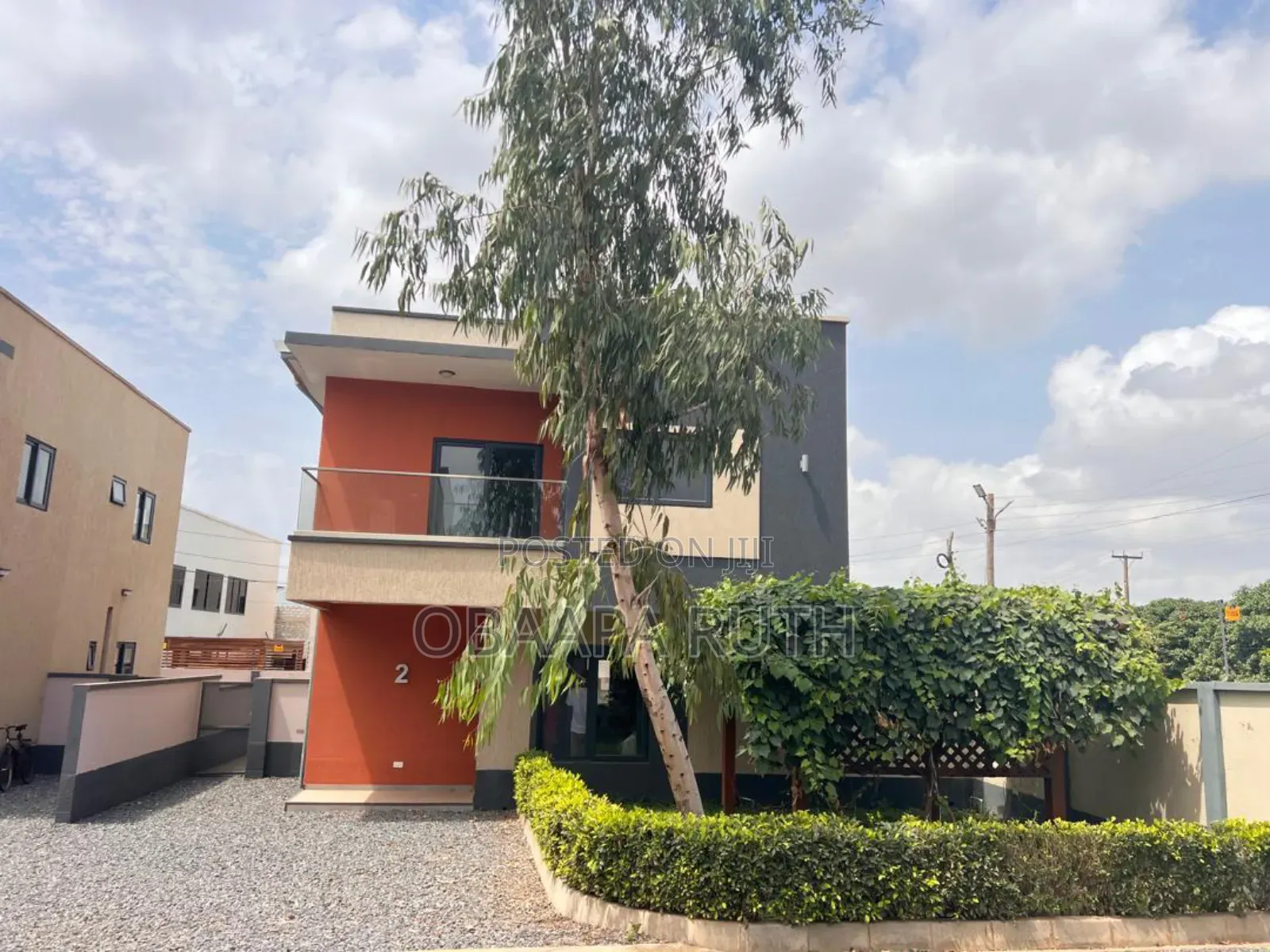 3bdrm Townhouse/Terrace in Oyarifa for sale