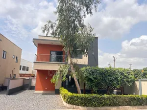 3bdrm Townhouse/Terrace in Oyarifa for sale