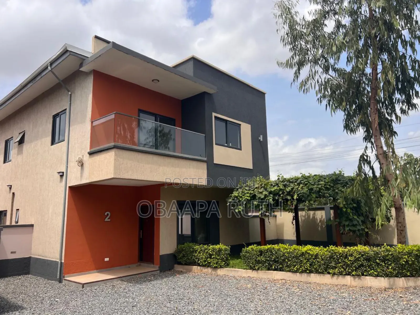 3bdrm Townhouse/Terrace in Oyarifa for sale