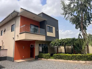 3bdrm Townhouse/Terrace in Oyarifa for sale