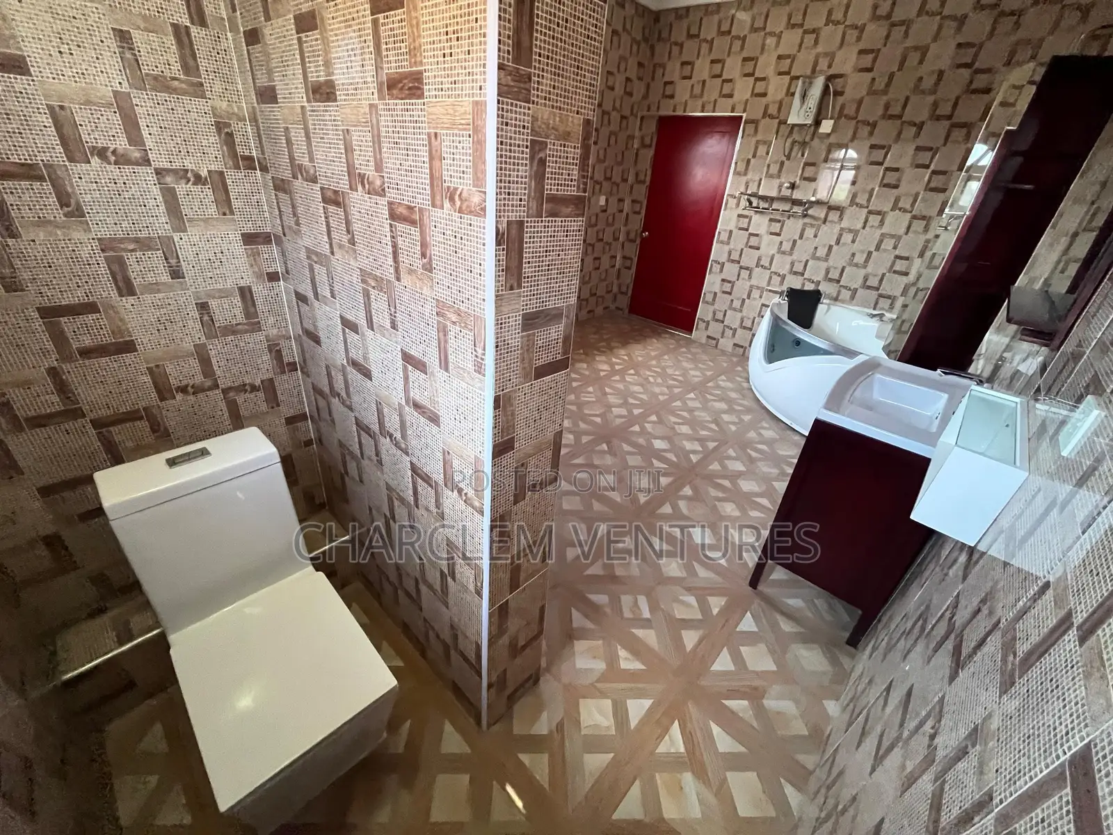 5bdrm House in Charclem Ventures, East Legon for sale