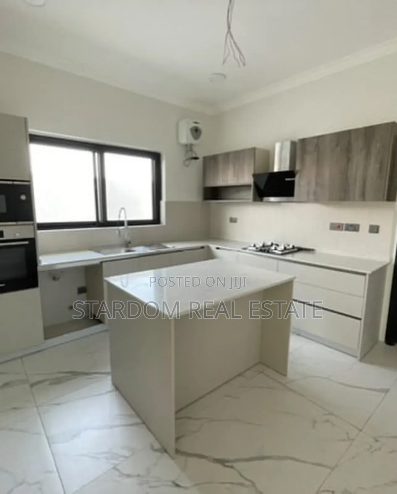 4bdrm Duplex in East Airport Area, Spintex for sale