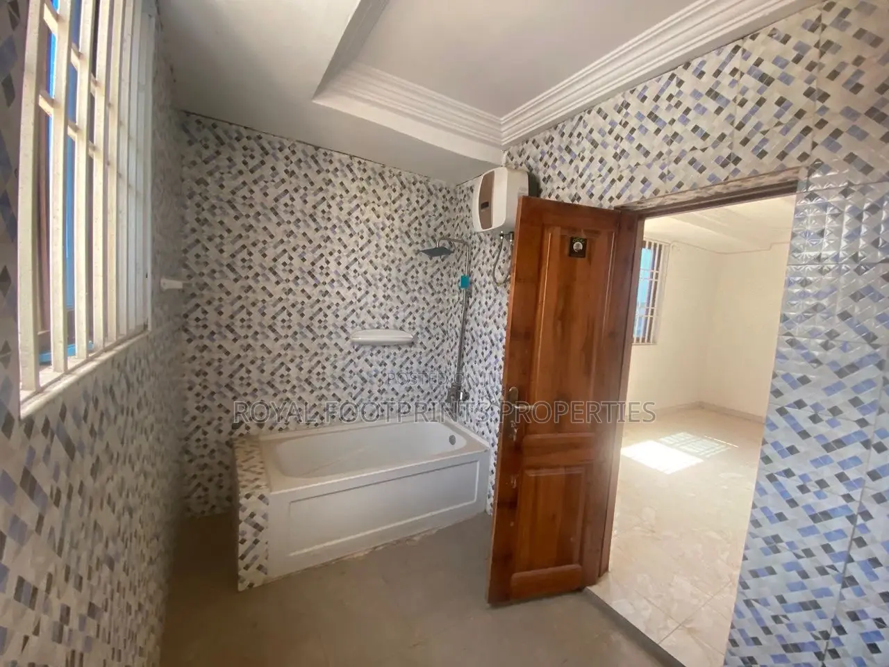 4bdrm Townhouse / Terrace in Luxelooks Properties, East Legon for rent