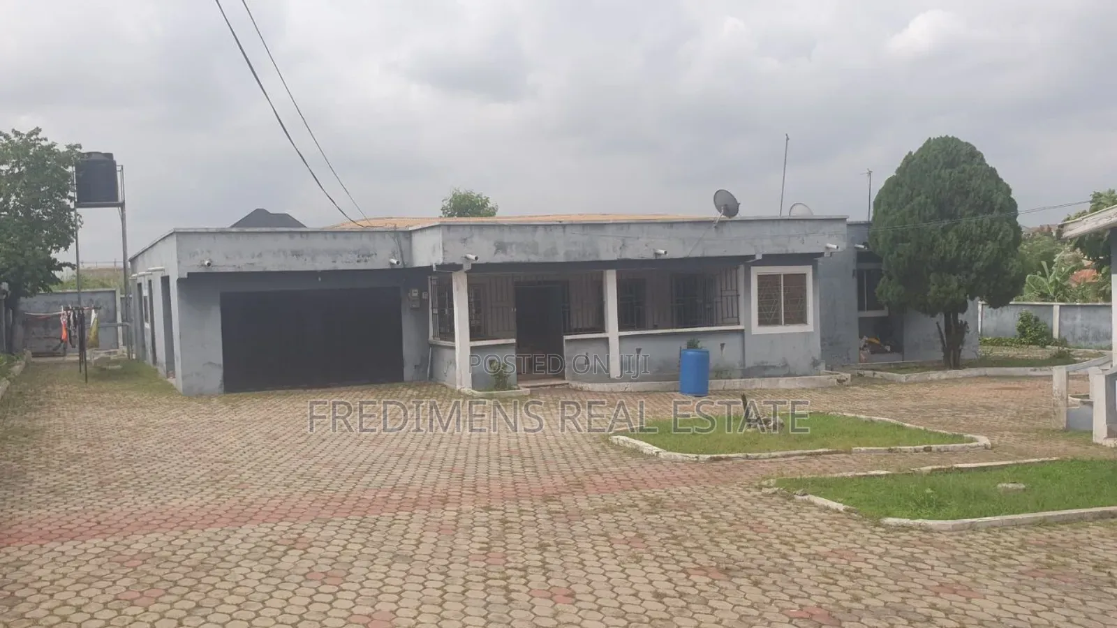 5bdrm House in Fredimens Real, Kumasi Metropolitan for sale