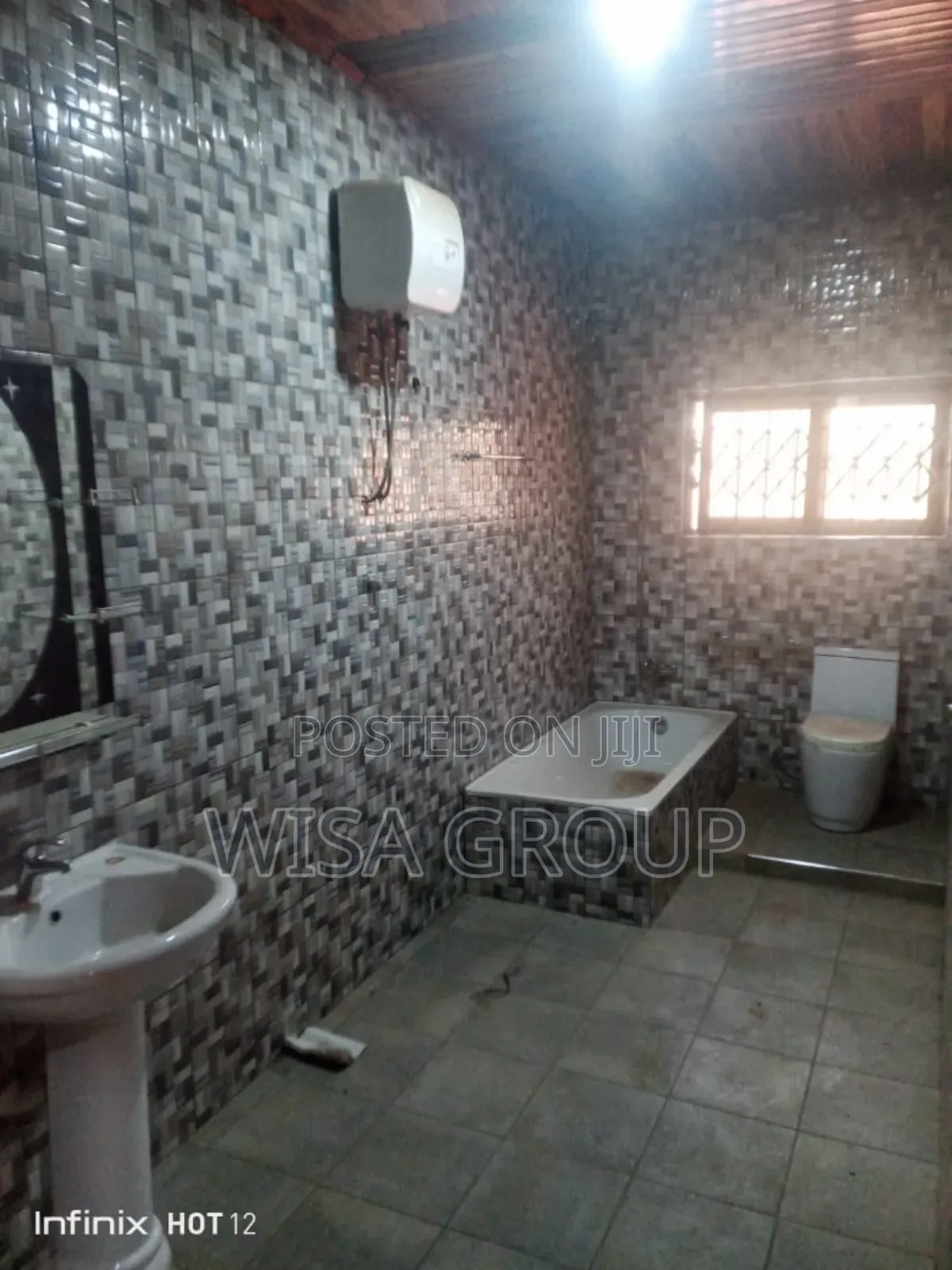 8bdrm Duplex in Wisa Group, Accra Metropolitan for rent