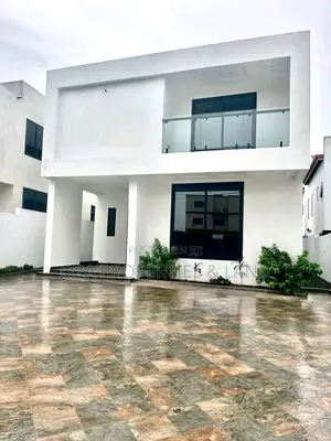 5bdrm House in East Airport for sale