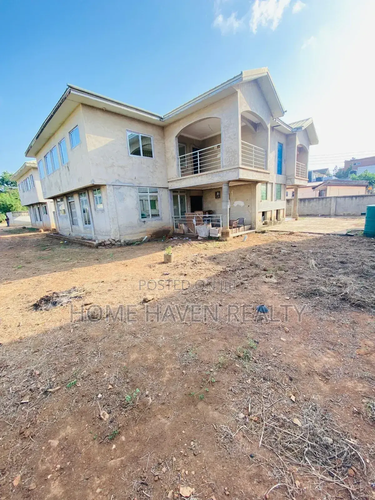 6bdrm Apartment in Westland for sale