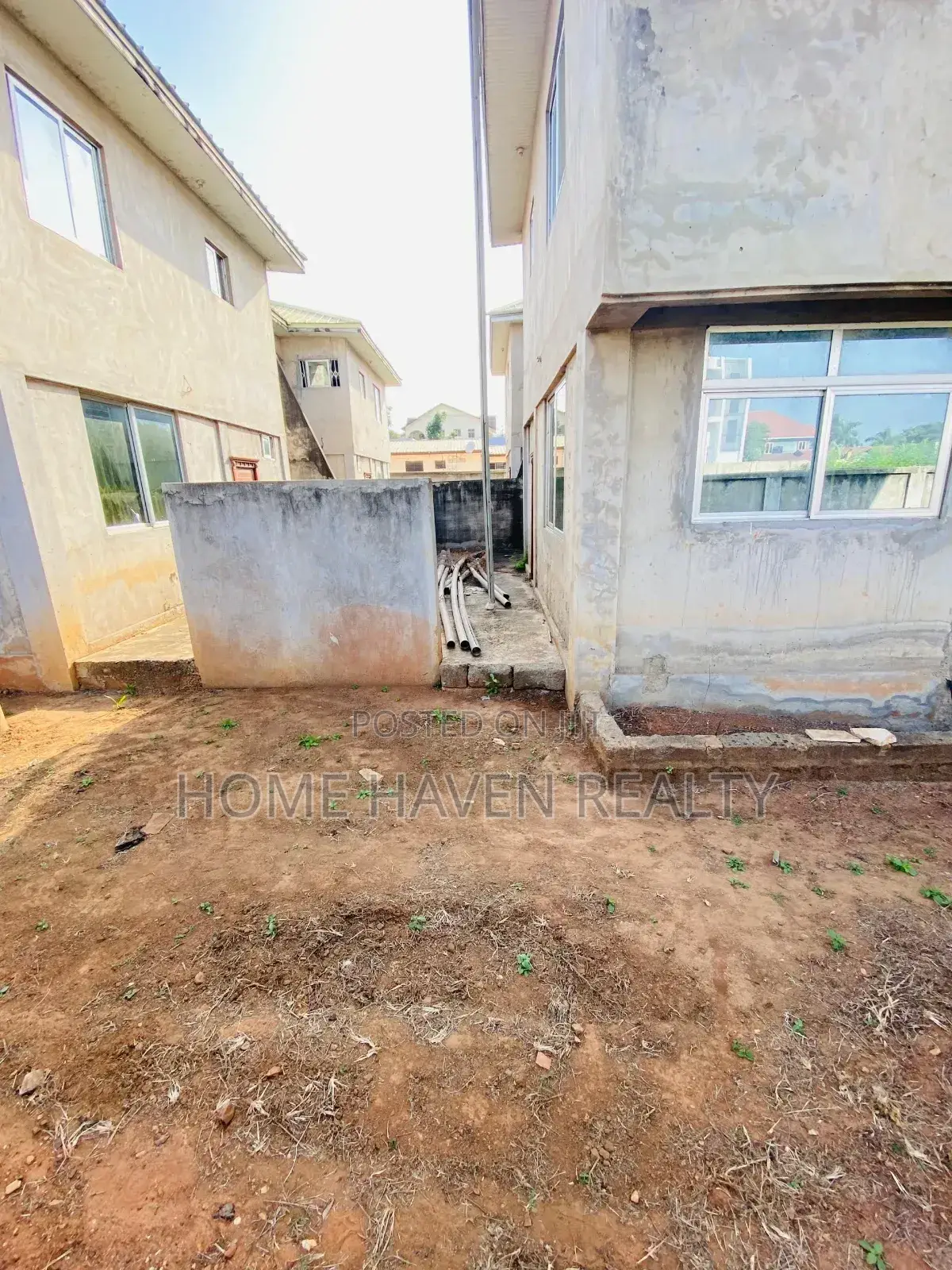 6bdrm Apartment in Westland for sale