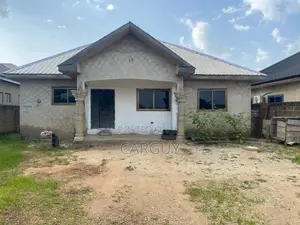 3bdrm House in Ayikuma, Dodowa for sale