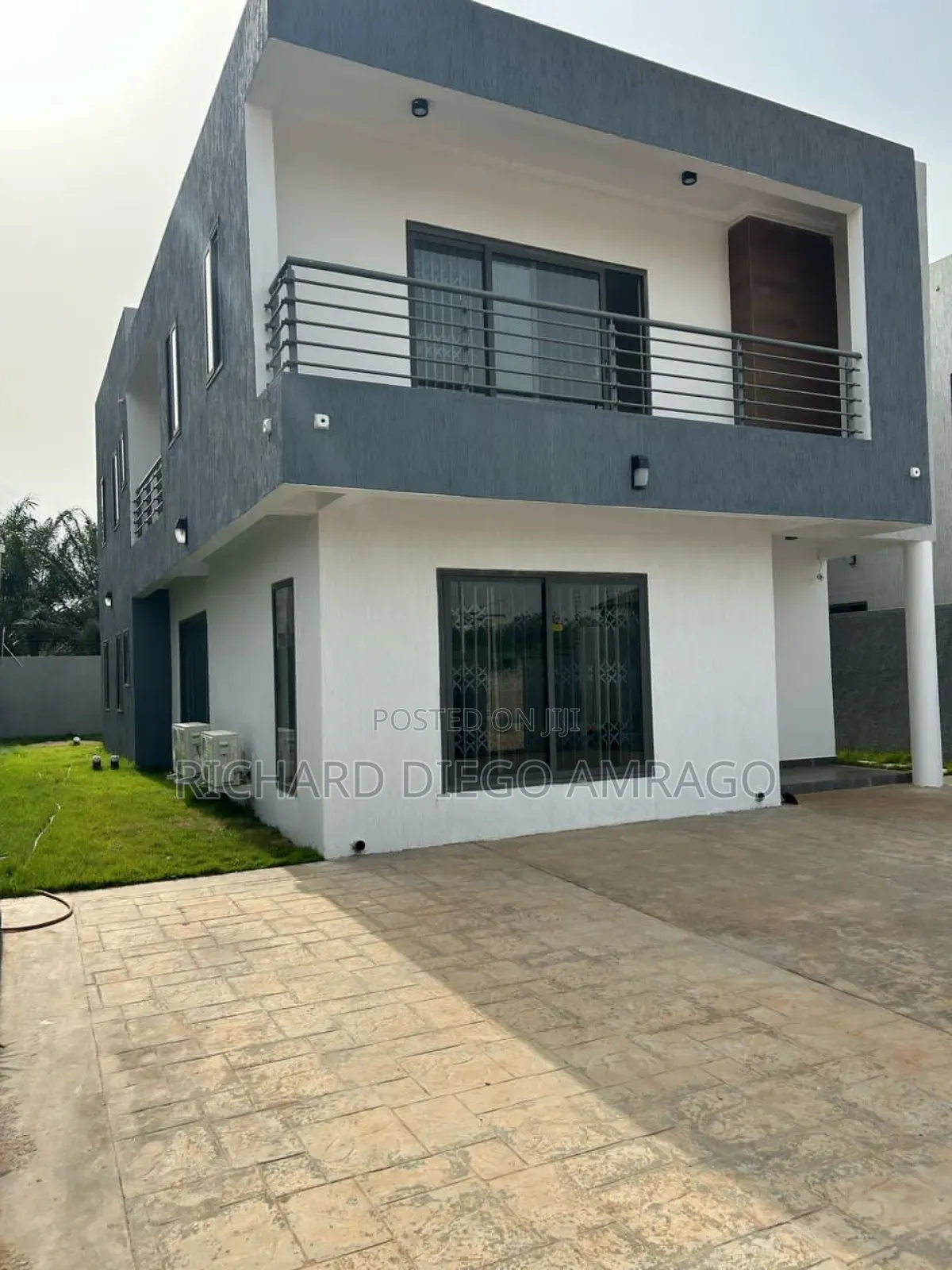 4bdrm Townhouse/Terrace in Oyarifa Mall Area for sale