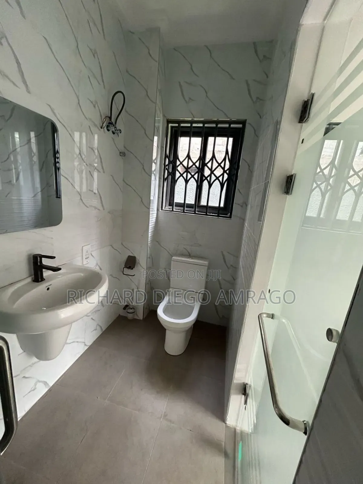 4bdrm Townhouse/Terrace in Oyarifa Mall Area for sale