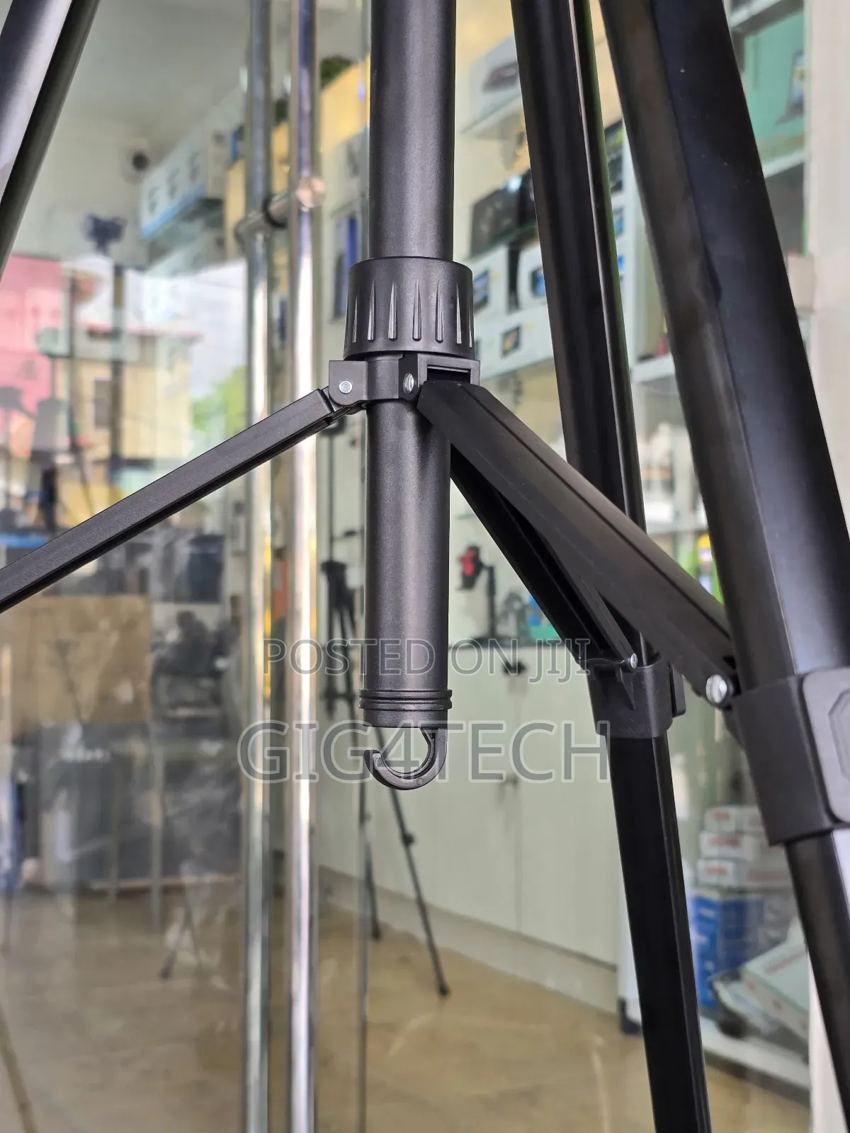 Phone and Camera Tripod 680t 180cm