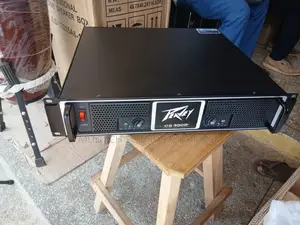 Peavey Power Amp. (Cs3000)