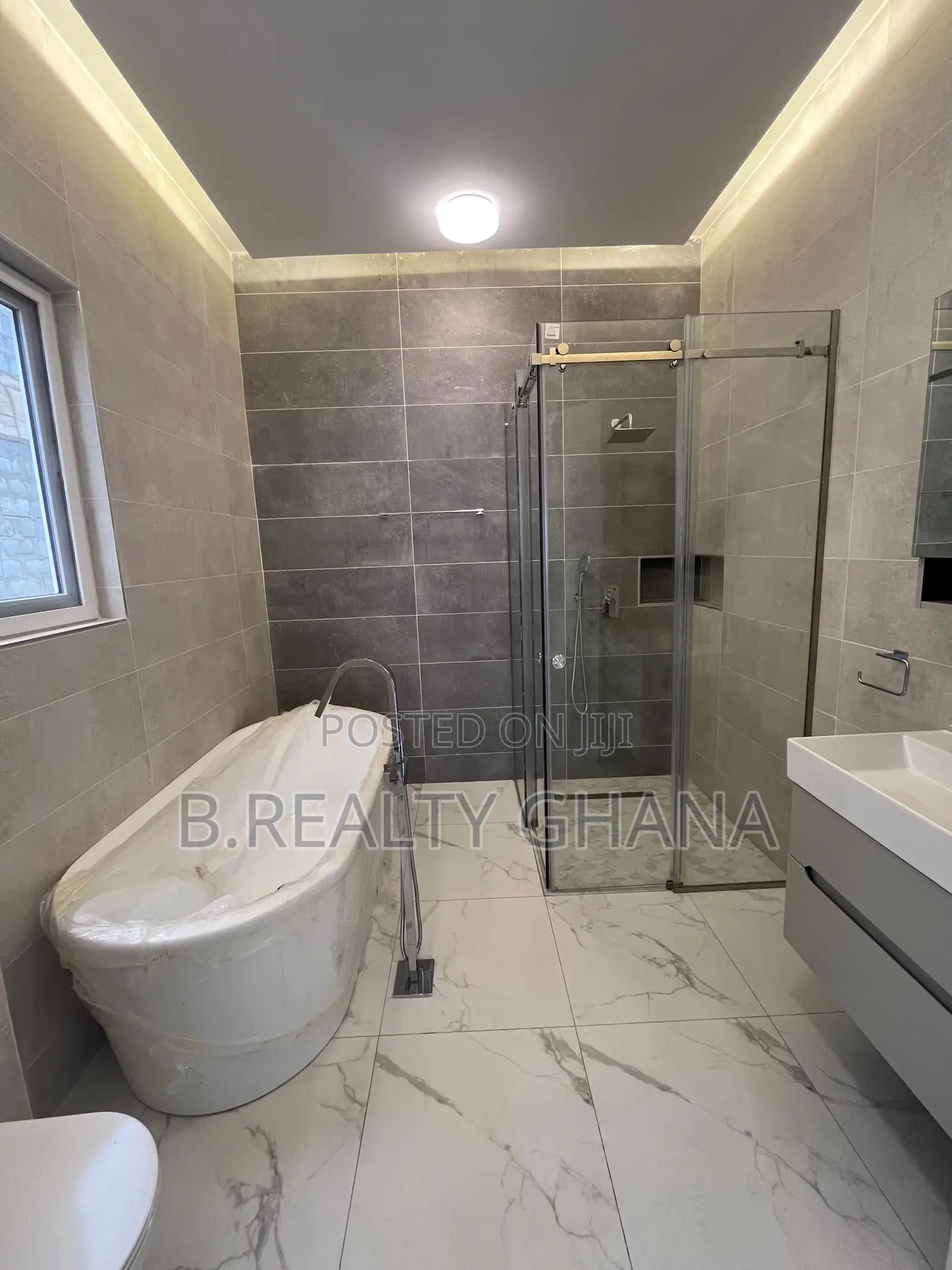 3bdrm Townhouse/Terrace in Spintex for sale