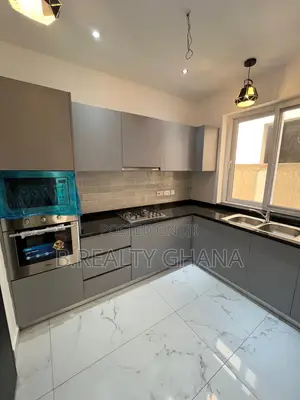 4bdrm Townhouse/Terrace in Spintex for sale