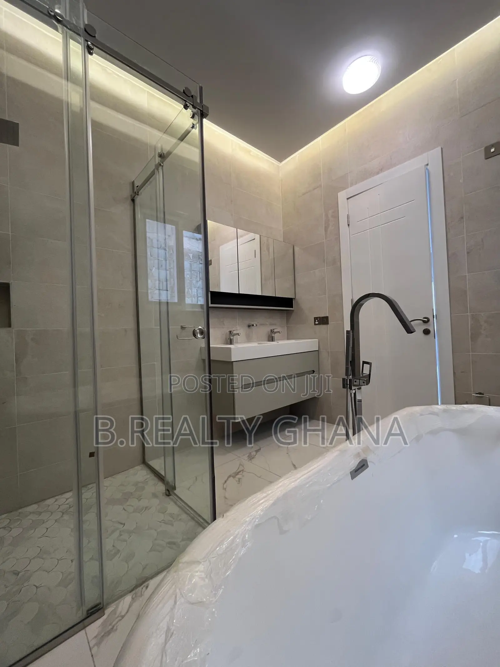 4bdrm Townhouse/Terrace in Spintex for sale