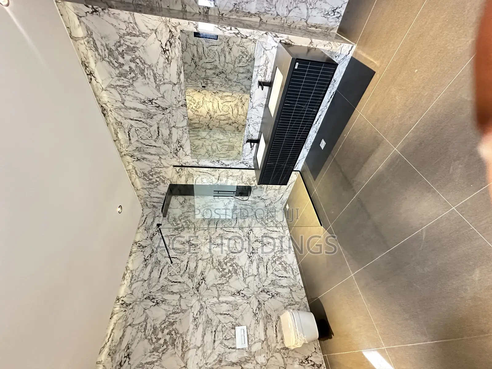 4bdrm House in School Junction, Ashaley Botwe for sale