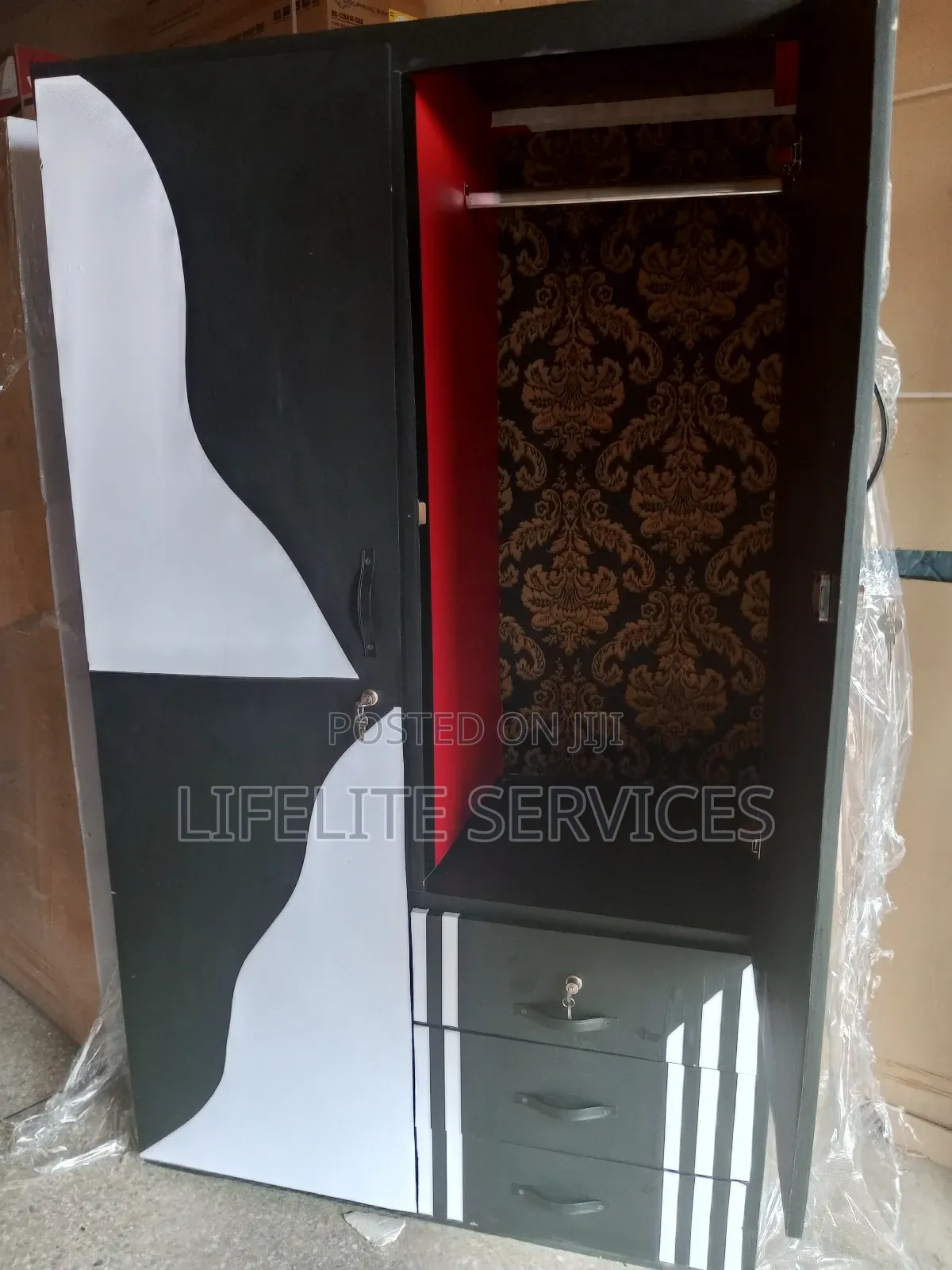 2 in 1 Wardrobe With Dressing Mirror