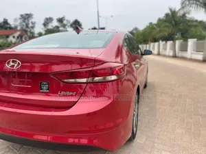 Hyundai Elantra 2017 Red