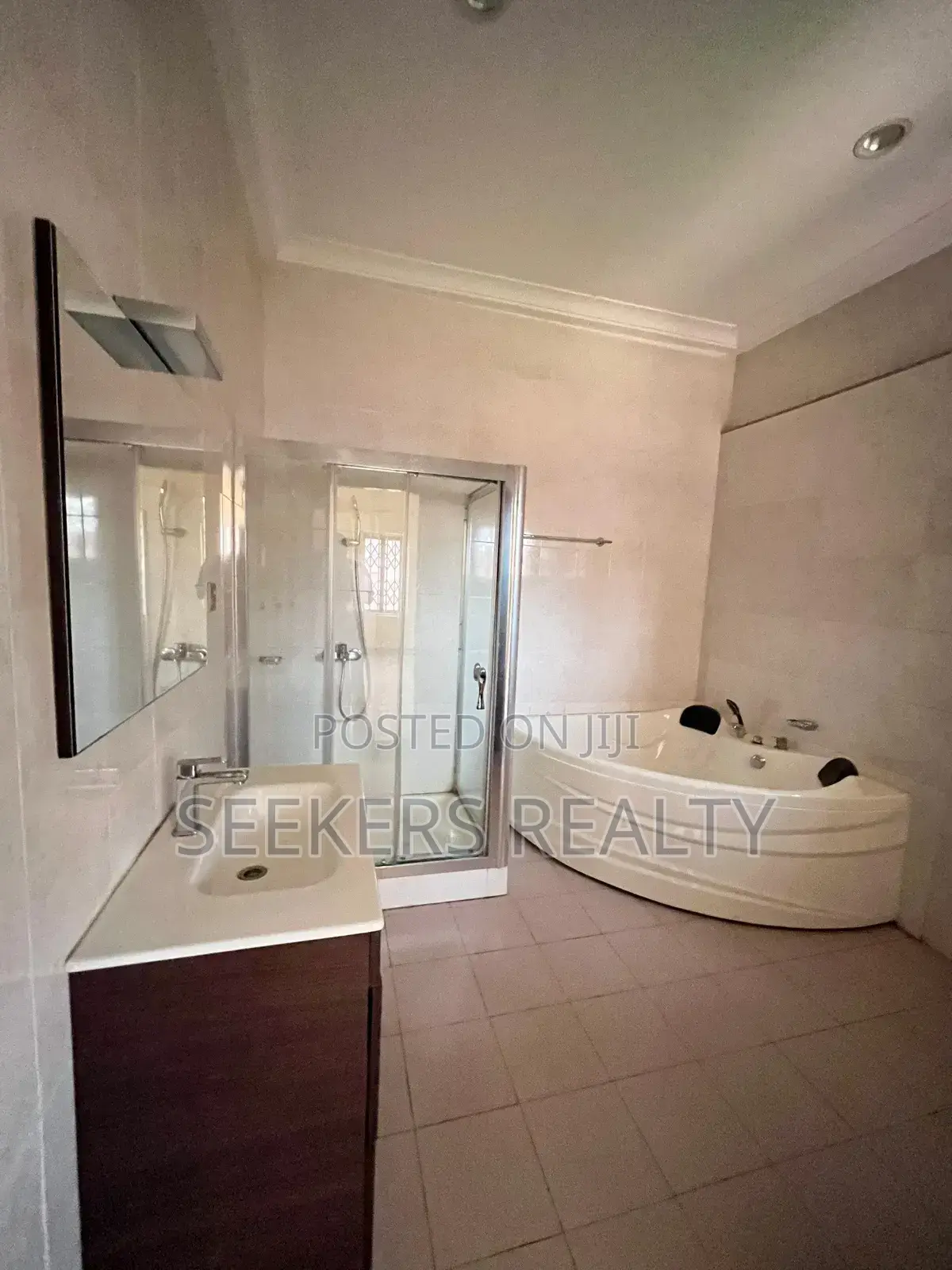 3bdrm House in Seekers Realty, Adjiriganor for rent