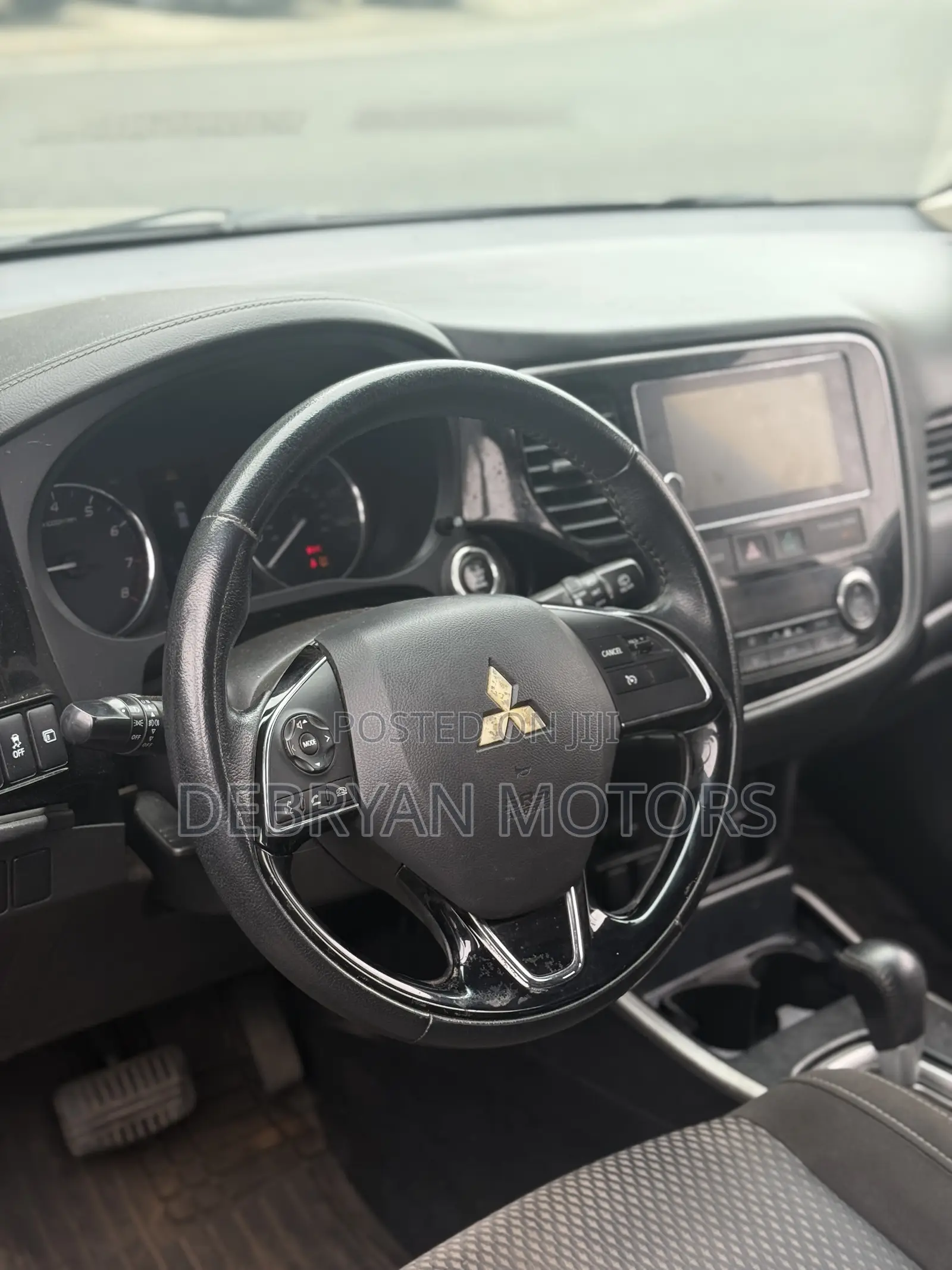 Mitsubishi Outlander SE FWD 2018 Gray