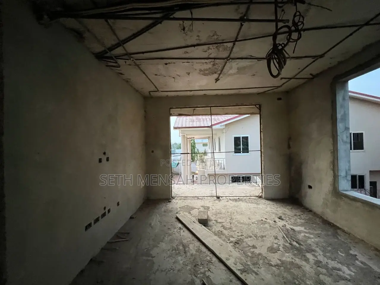 6bdrm Mansion in Skm, West Legon for sale