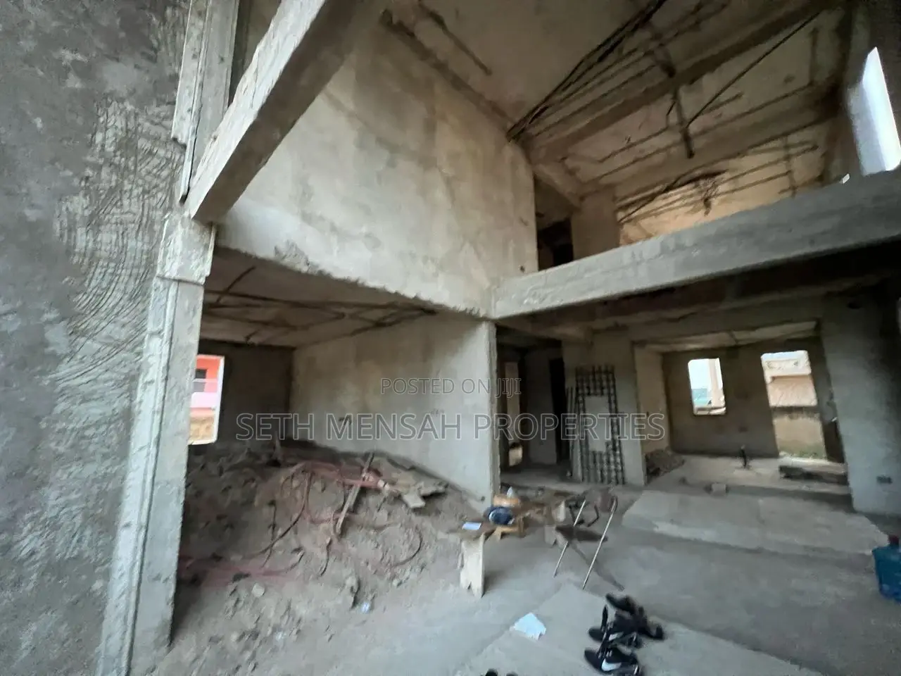 6bdrm Mansion in Skm, West Legon for sale